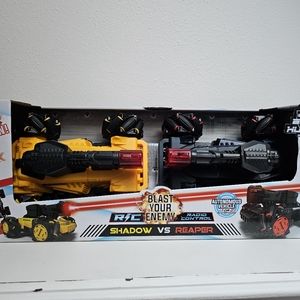 R/C radio control shadow vs reaper battle vehicles.